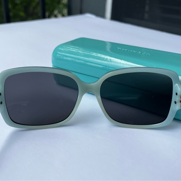 Tiffany & Co. Classic Sunglasses TF 4043-B - Picture 7 of 11